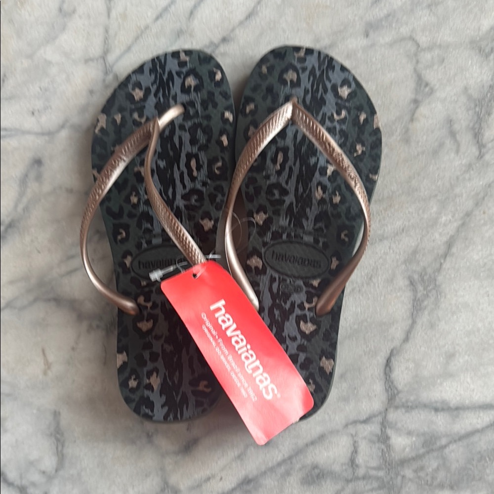 Havaianas Flip Flops with Leopard Print